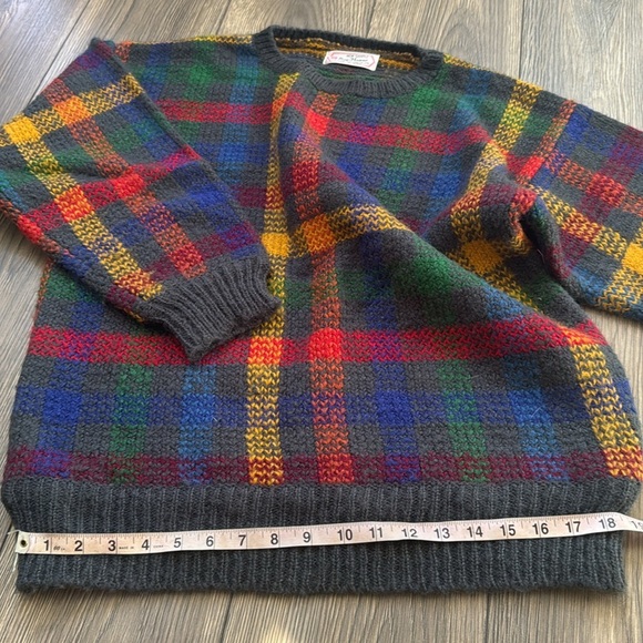 Vintage hand knit Tartan knit sweater by Bay Flower Knitting Co.,LTD oversized - Picture 6 of 10
